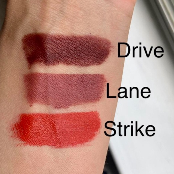 GLOSSIER G Suit Soft Touch Lip Creme LANE - Picture 6 of 12